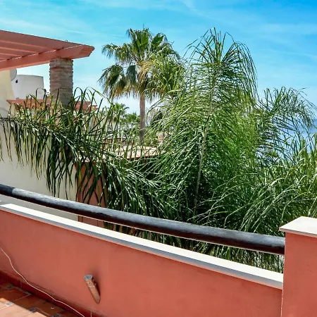 Garden By Interhome Сasa de vacaciones *